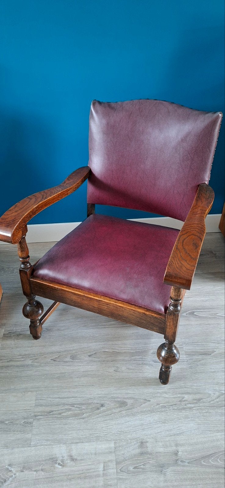 Antieke fauteuil met leer en houten armleuningen, Antiek en Kunst, Ophalen