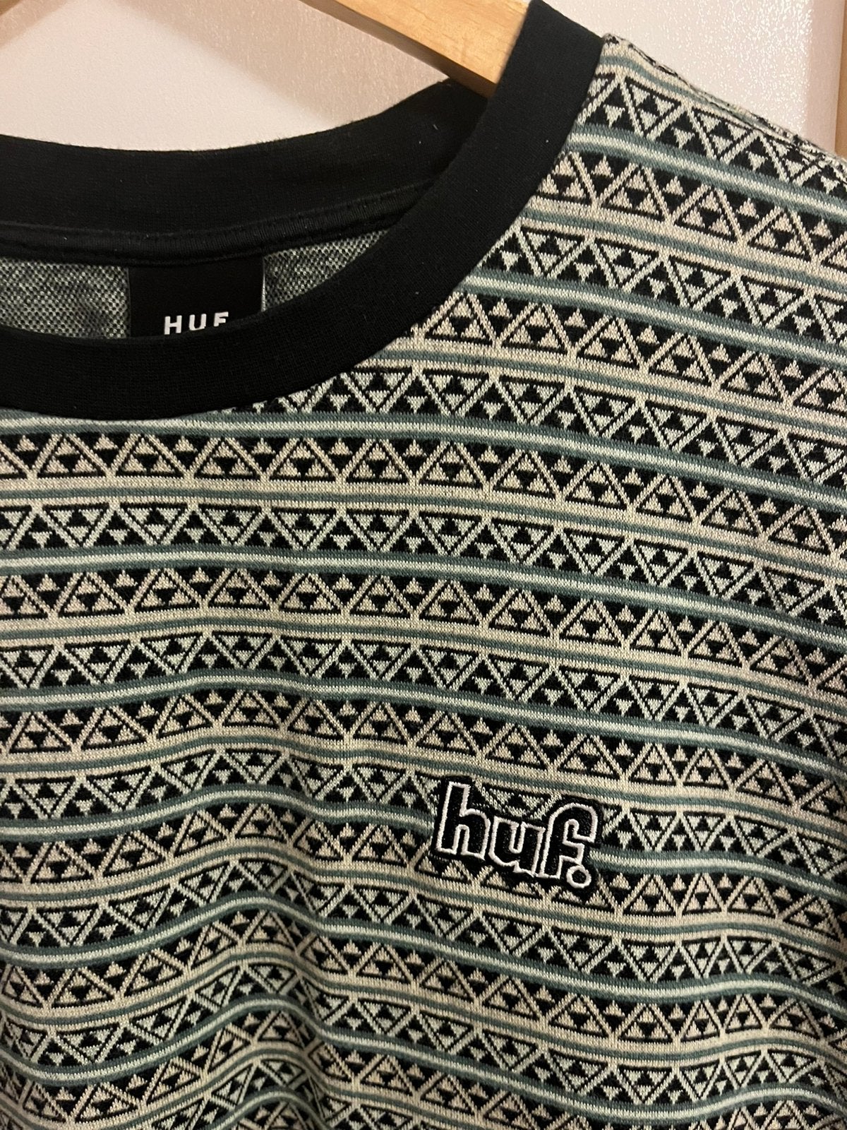 HUF worldwide Allen SS Knit T-shirt maat M, Ophalen of Verzenden, Zo goed als nieuw