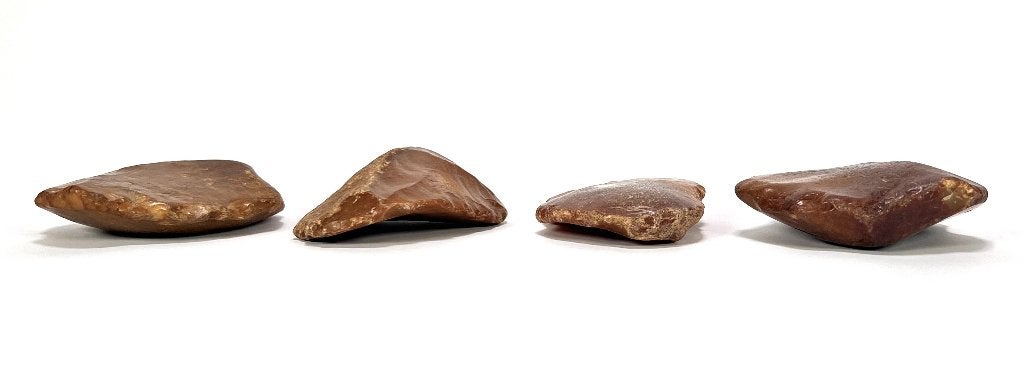 236. Vuurstenen vuistbijl en afslagen - Paleolithicum, Antiek en Kunst, Antiek | Overige Antiek, Ophalen