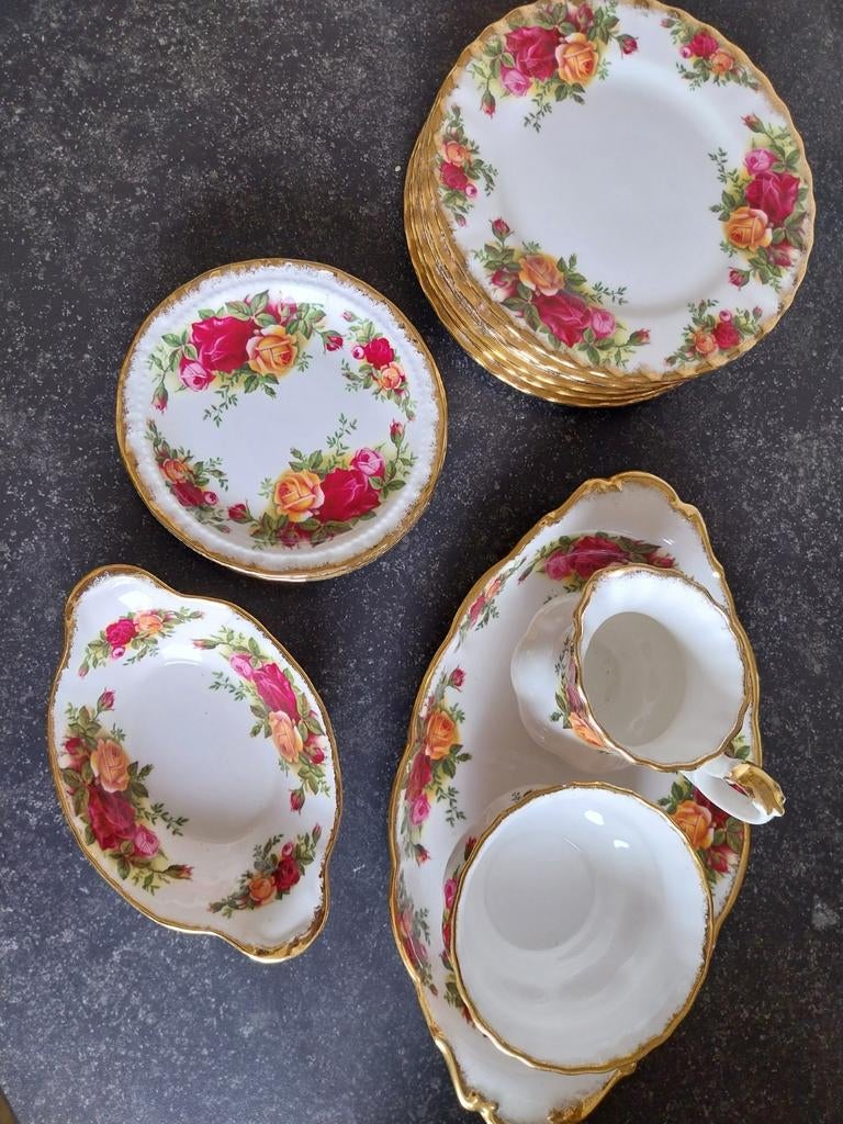 Royal Albert servies 'Old Country Roses'  zeer nette staat, Ophalen