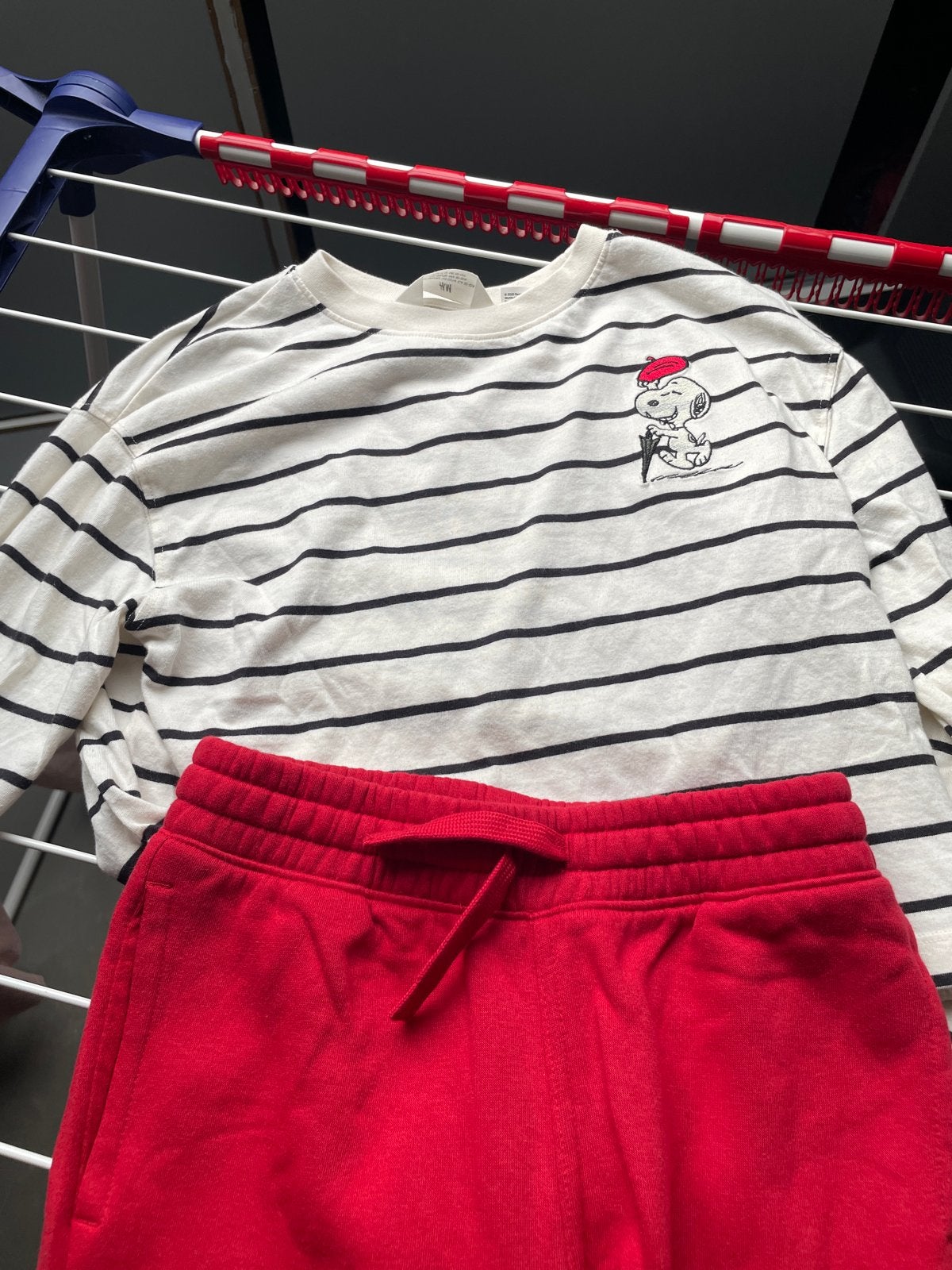 Leuke kinderkleding set: Snoopy shirt & rode broek, Ophalen of Verzenden, Gebruikt, Jongen of Meisje
