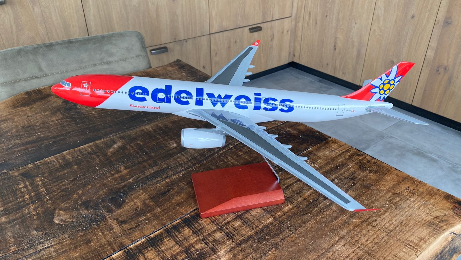 Airbus A330 Edelweiss schaal 1/120 nieuw in doos, Ophalen, Nieuw, Schaalmodel