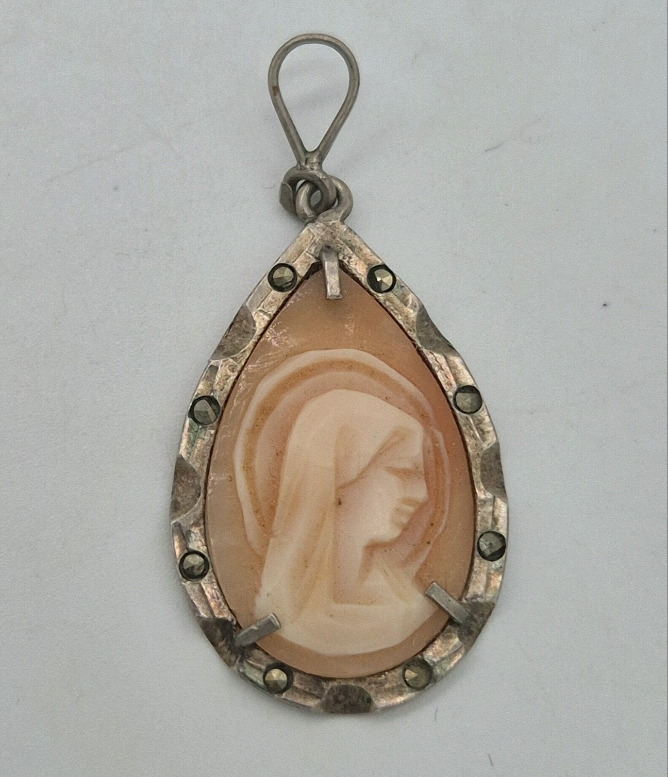 Oude zilveren camee hanger met Maria voorstelling, Gebruikt, Overige voorstellingen, Verzenden, Zilver