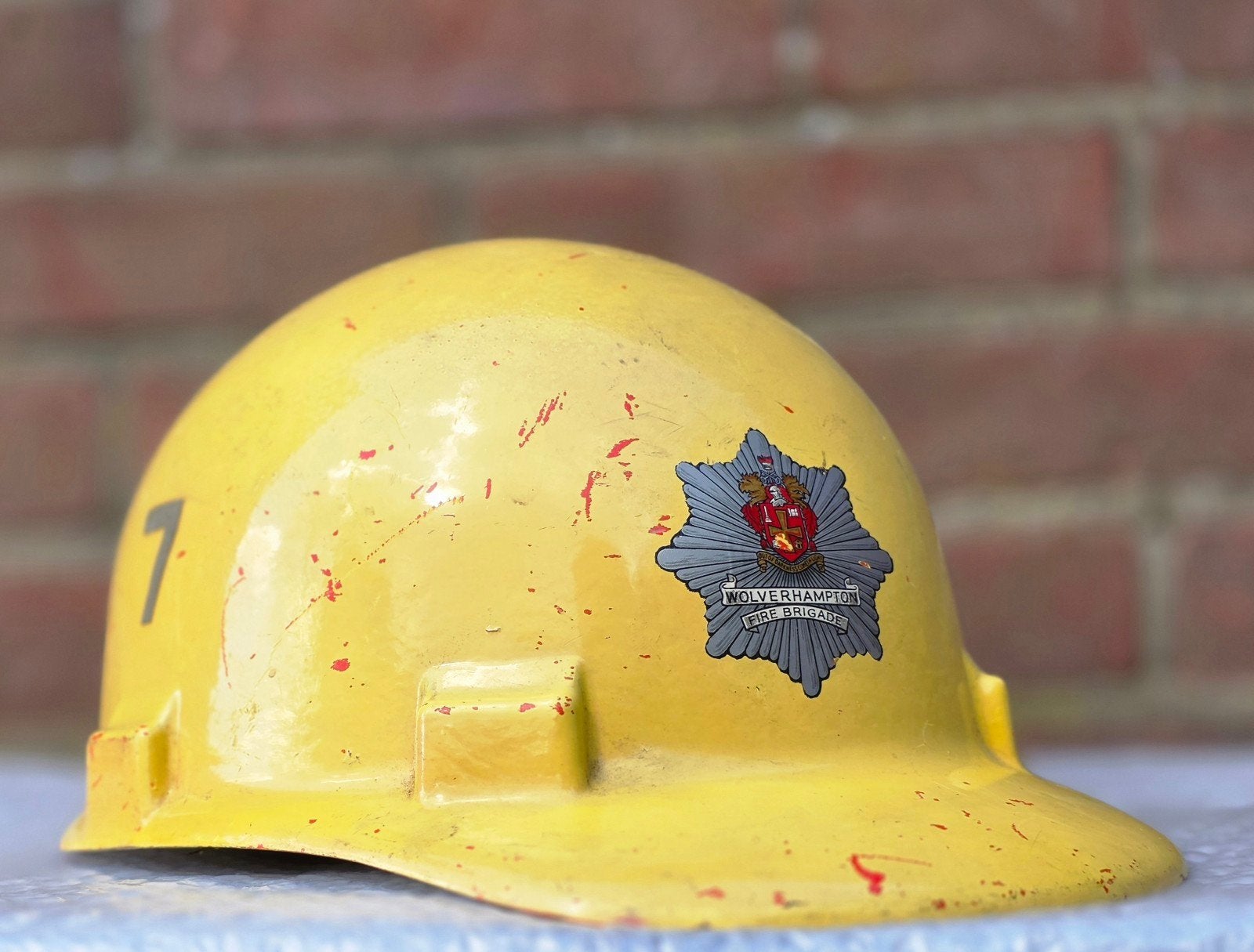 brandweerhelm brandweer Engeland, Ophalen of Verzenden, Landmacht, Nederland, Embleem of Badge
