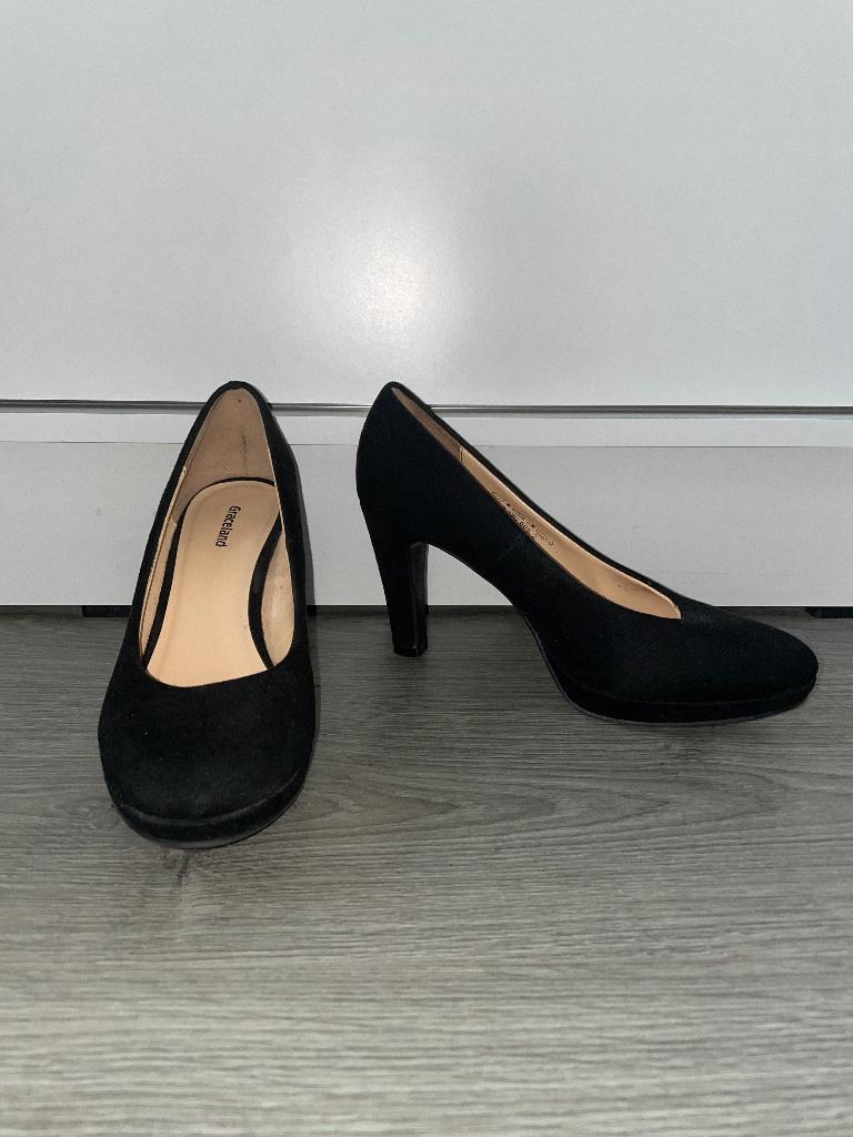Graceland dames zwarte basic nep suede pumps hakken mt 37, Kleding | Dames, Schoenen, Pumps, Zwart, Ophalen of Verzenden, Zo goed als nieuw