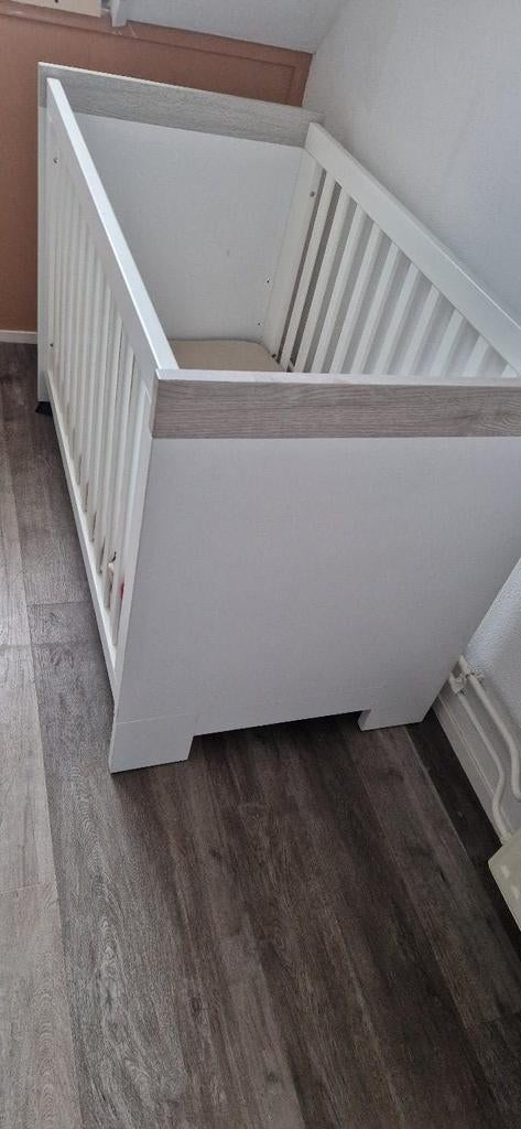 TWF babykamer set (commode, kledingkast, ledikantje), Kinderen en Baby's, Kinderkamer | Complete kinderkamers, Ophalen, Gebruikt