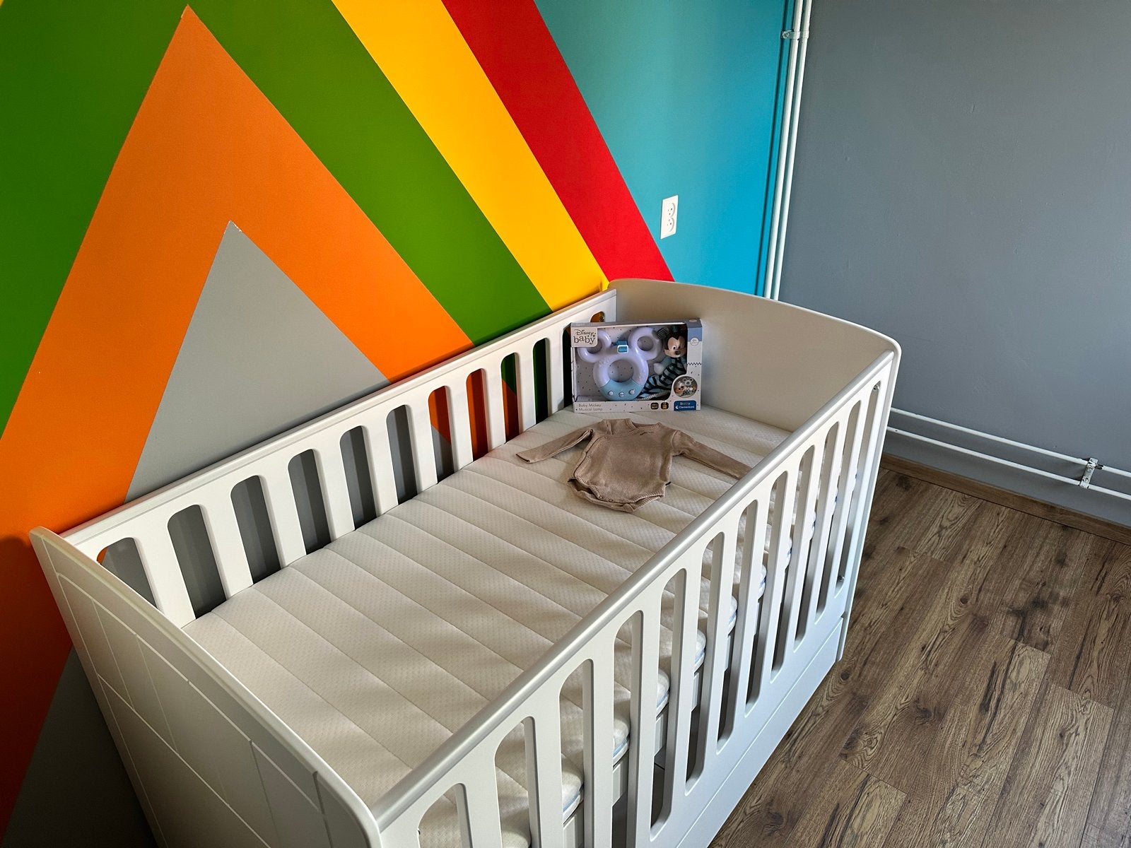 Complete babykamer: Bed, Commode, Boekenplank, Kast, Ophalen, Zo goed als nieuw, Jongetje of Meisje