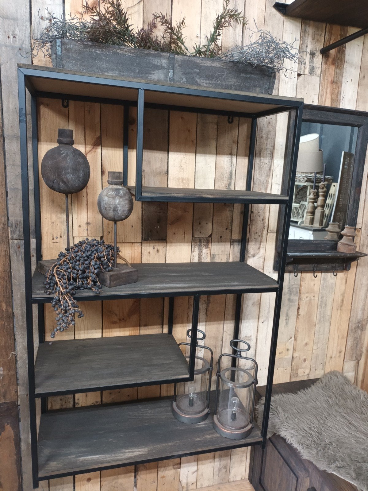 Metalen wandkast - hangend of staand te gebruiken, Ophalen, Met plank(en), Gebruikt, 100 tot 150 cm