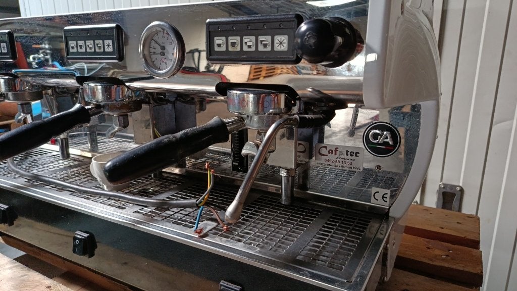 Professionele La Nuova Era Altea 3-Groeps Espressomachine, Zakelijke goederen, Ophalen, Gebruikt, Koffie en Espresso