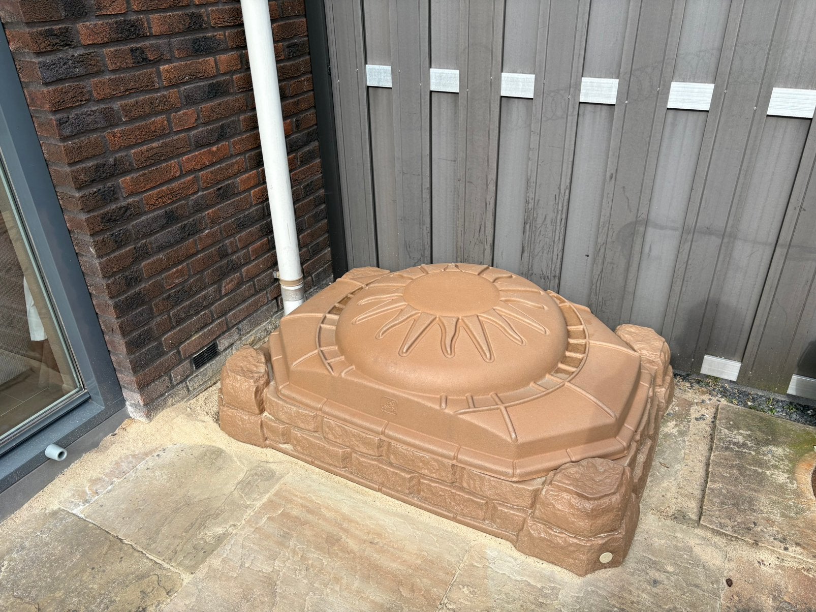 Step2 Zandbak - Met Deksel en Zitbankjes (kunststof), Ophalen, Zo goed als nieuw