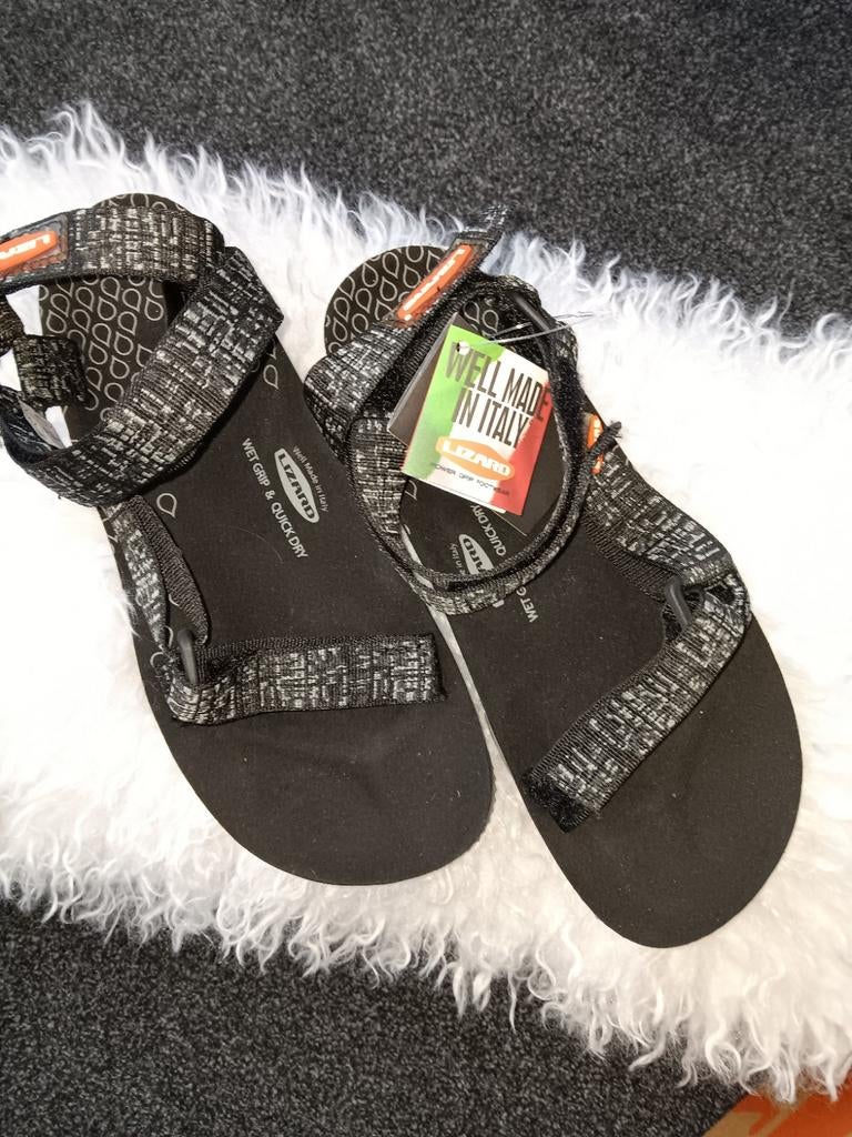 Te Koop: LIZARD Sandalen,  mt 42. Zwart. NIEUW!(J-81), Kleding | Dames, Schoenen, LIZARD, Zwart, Nieuw, Sandalen of Muiltjes