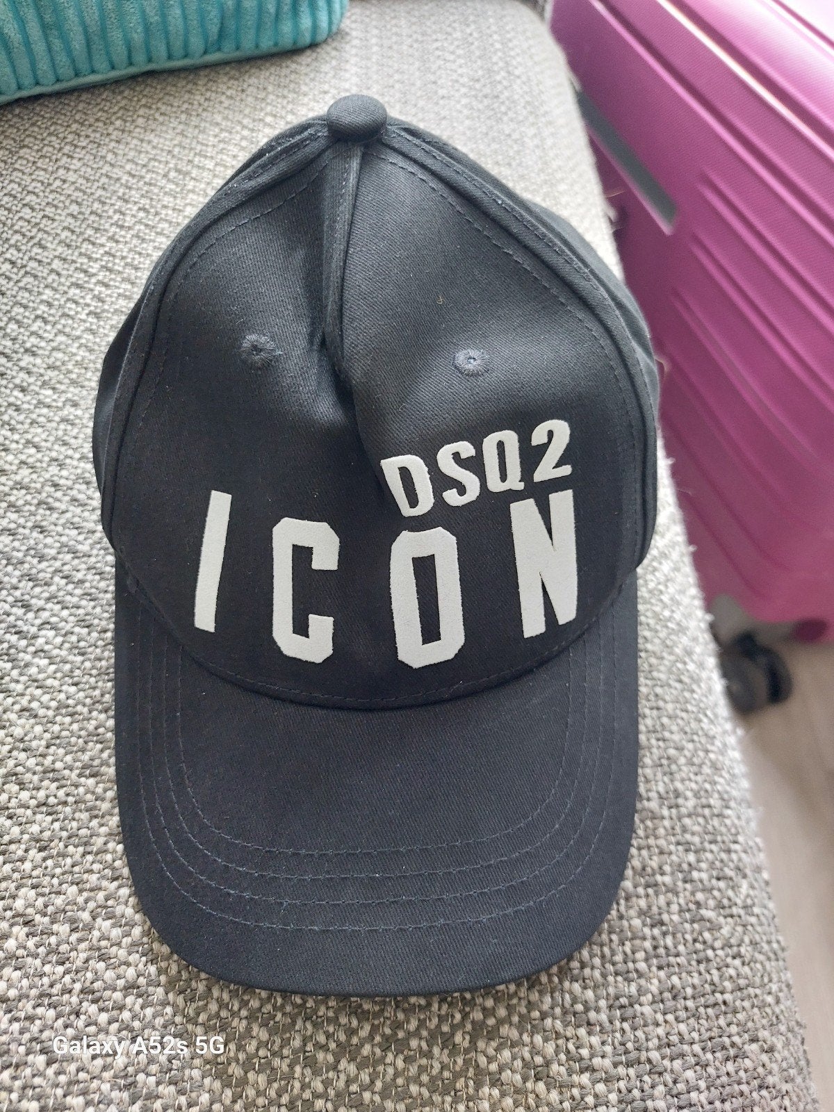 Nieuw  pet ICON  DSQ2., Ophalen, Nieuw