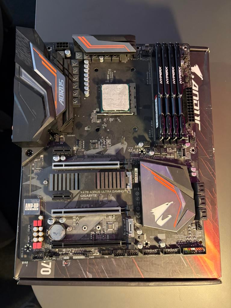 DEFECT Pc setje x470 aorus ultra gaming ryzen 3 1200, Computers en Software, Moederborden, Ophalen of Verzenden, Zo goed als nieuw