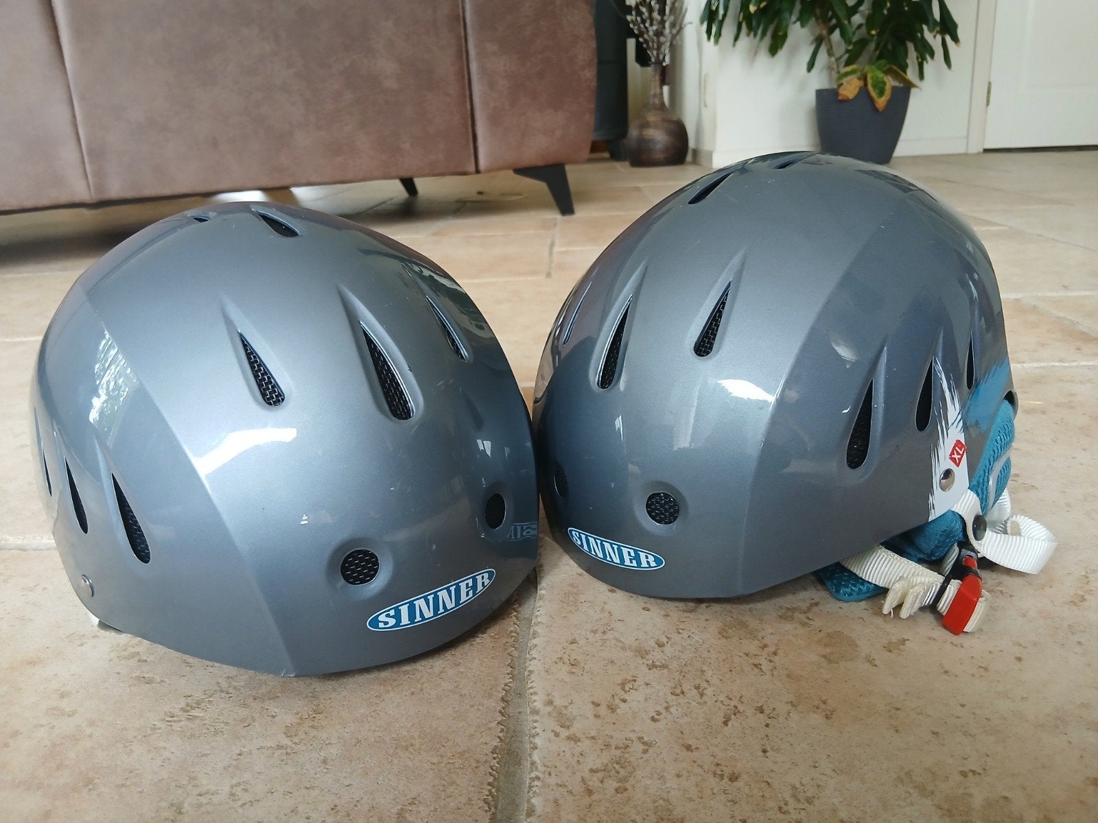 2 sinner skiehelmen te koop, Sport en Fitness, Skiën en Langlaufen, Overige merken, Ophalen of Verzenden, Zo goed als nieuw, Kleding