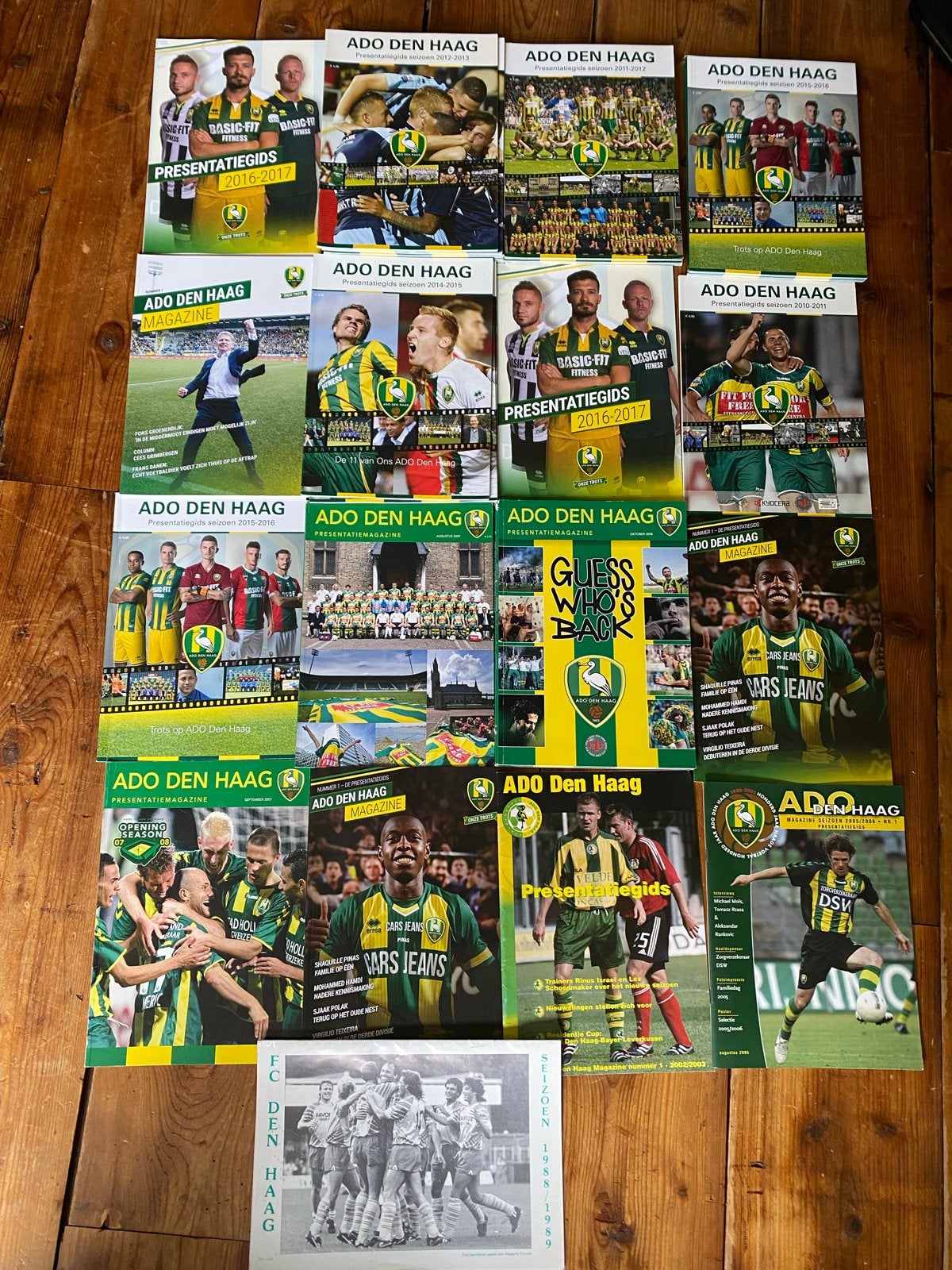 ADO Den Haag fc den haag verzameling presentatiegidsen), Boeken, Ophalen of Verzenden, Gelezen, Balsport