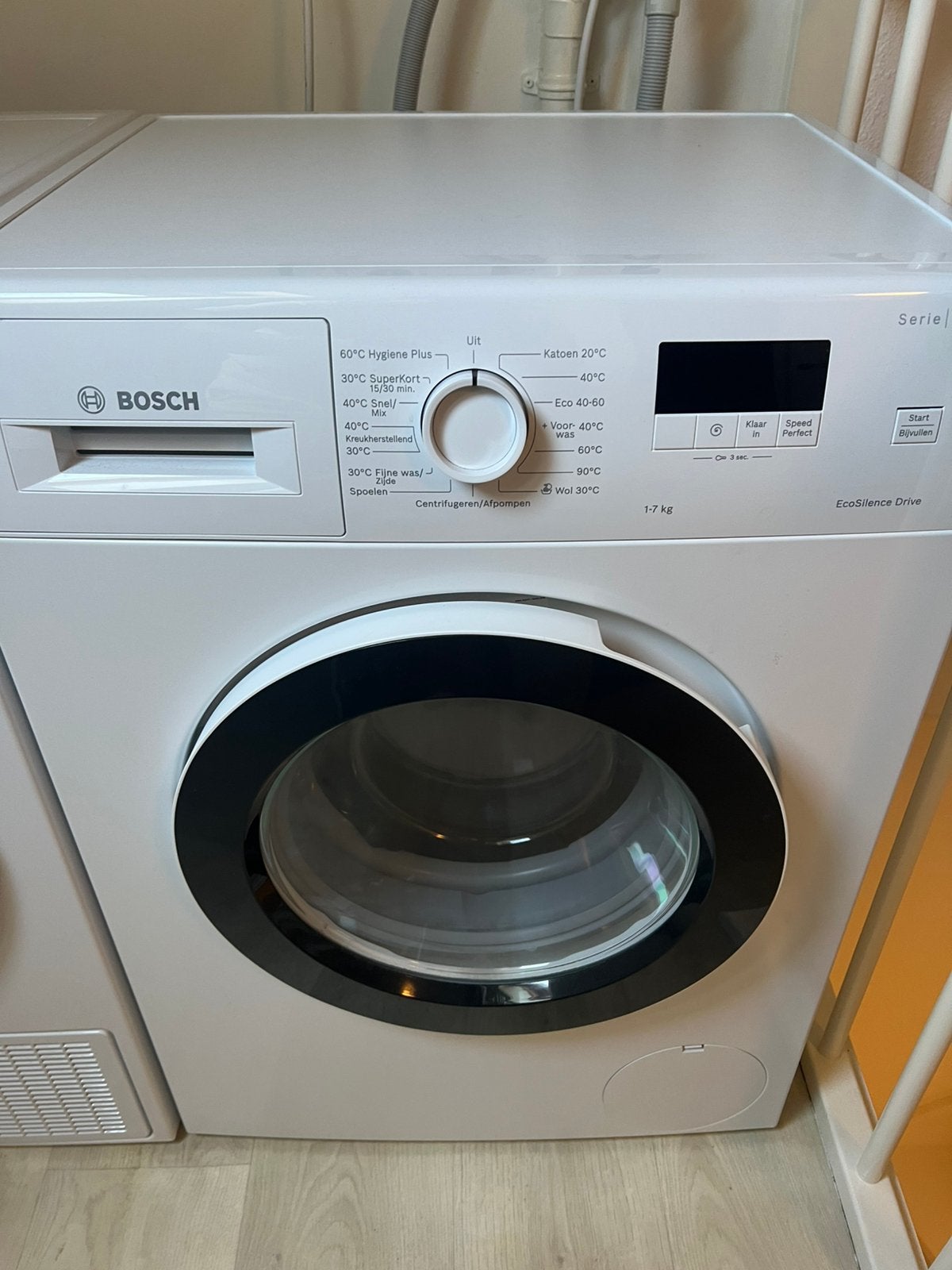 Waschaschine Bosch 2023, Droger Beko2023, Ophalen, Zo goed als nieuw, 85 tot 90 cm, 1200 tot 1600 toeren