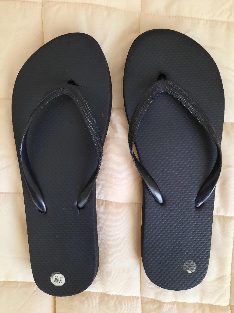 zwarte teenslippers maat 36-37 ( M2 ), Jongen of Meisje, Schoenen, Ophalen of Verzenden, Zo goed als nieuw