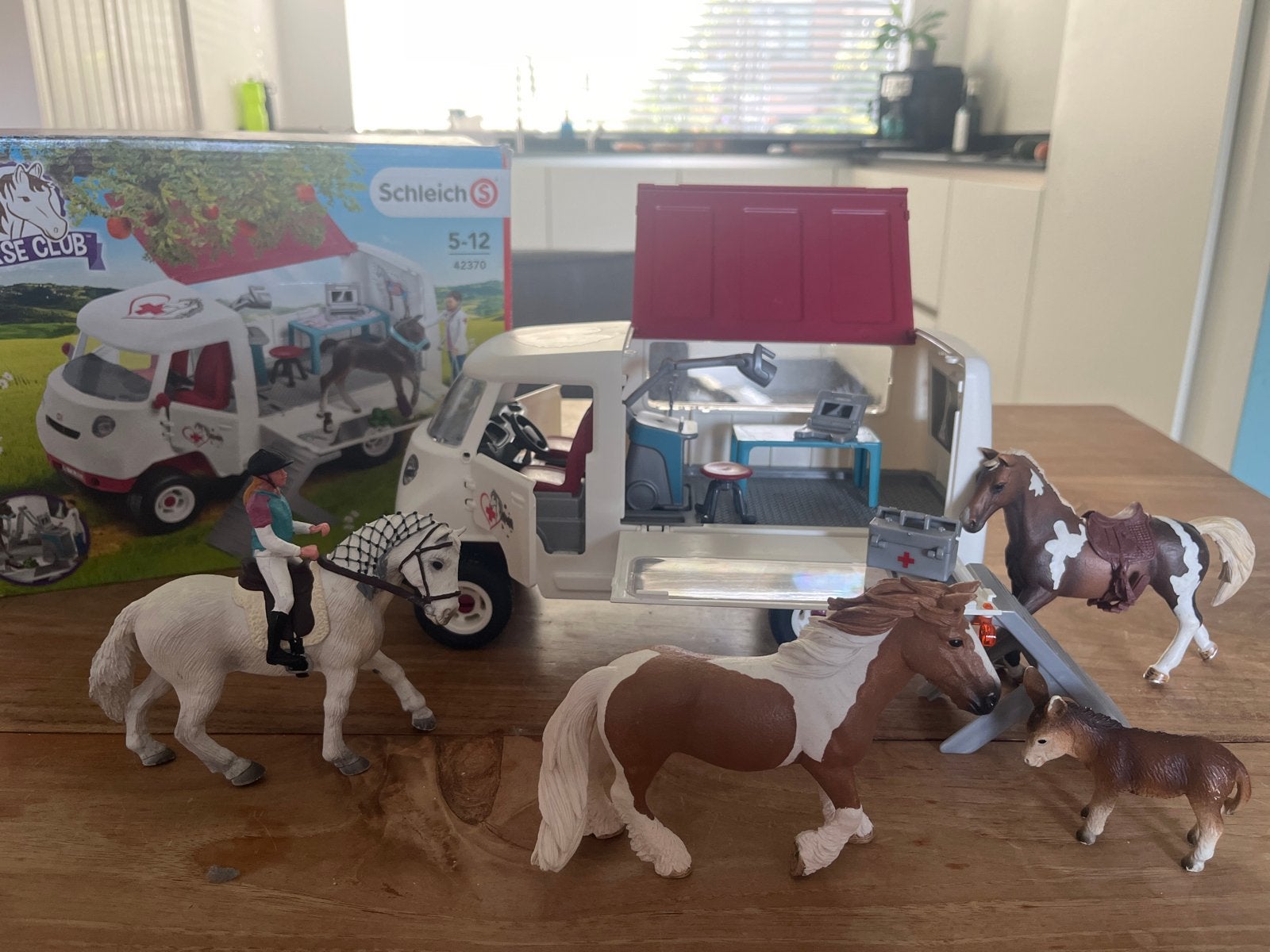 Schleich Horse Club Mobiele Dierenarts 42370 + paarden & rui, Ophalen of Verzenden, Gebruikt
