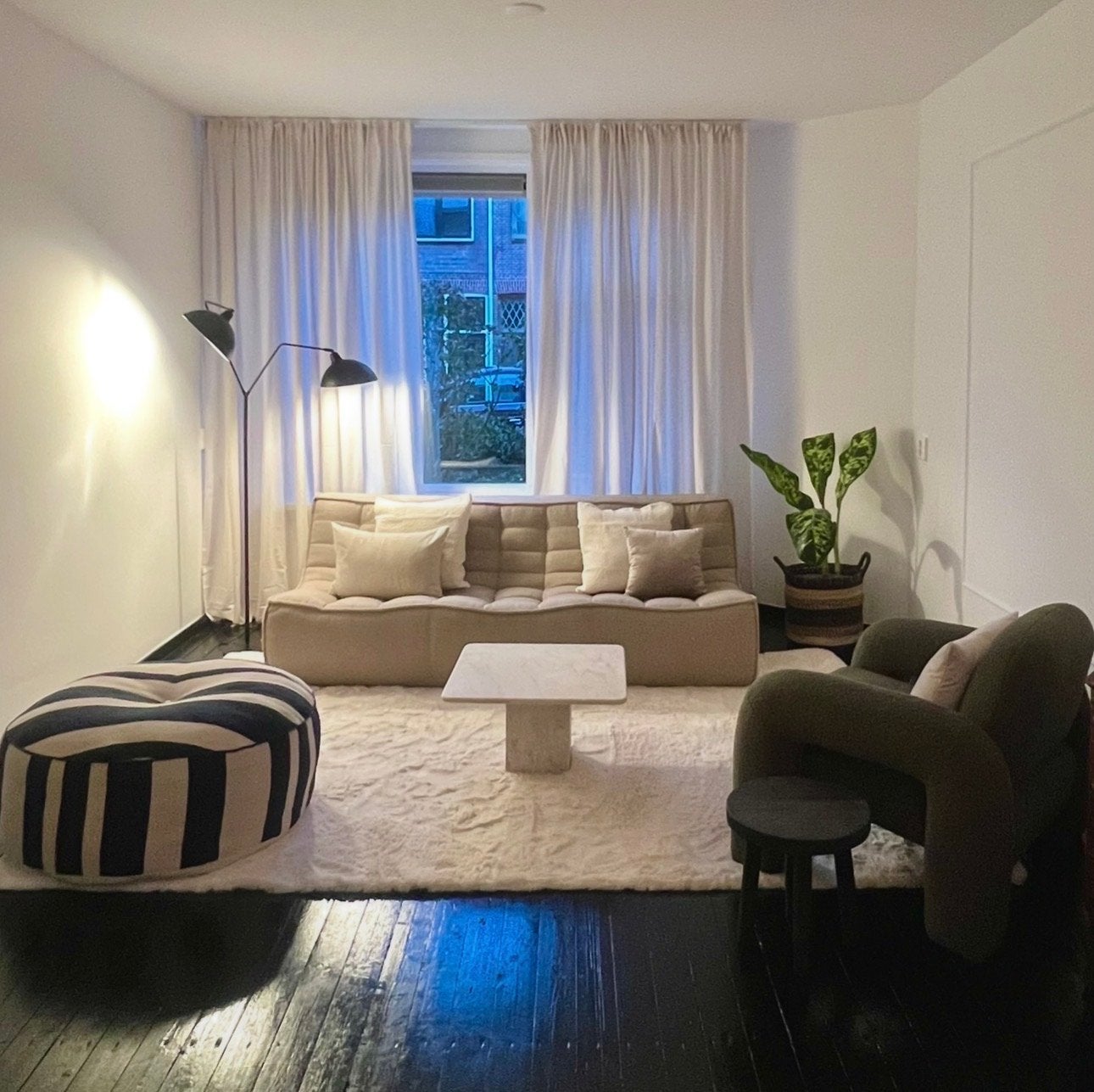 Wit hoogpolig vloerkleed, 200x300 CM, geïmpregneerd, Huis en Inrichting, Stoffering | Tapijten en Kleden, Wit, Ophalen of Verzenden