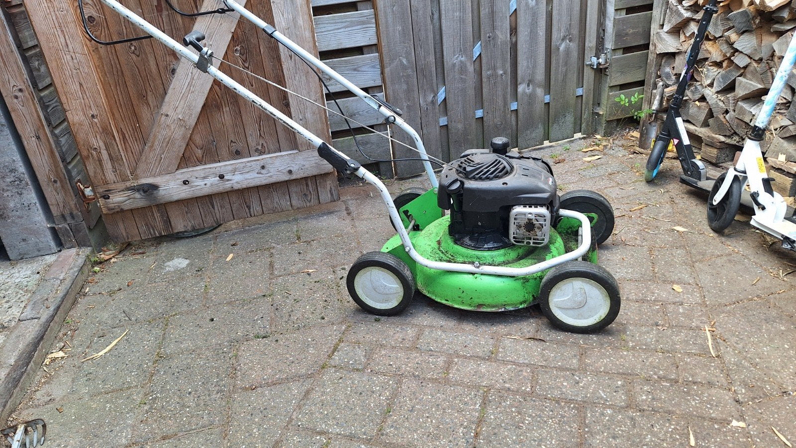 Viking grasmaaier met Briggs & Stratton motor, Ophalen, Gebruikt, Benzine-grasmaaier, 40 t/m 49 cm