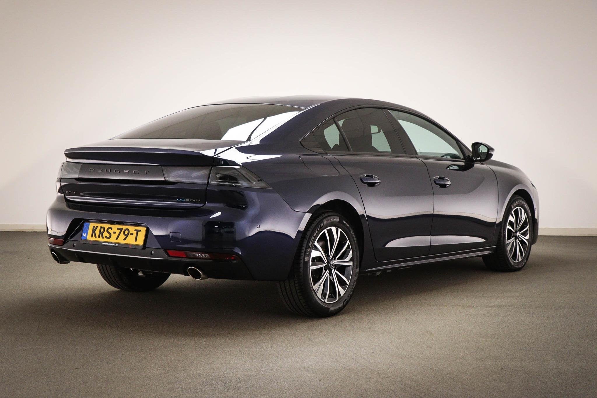 Peugeot 508 1.6 HYbrid 180 Allure | DRAADLOZE LADER | NAVIGA, Gebruikt, 4 cilinders, Met garantie (alle), Leder en Stof