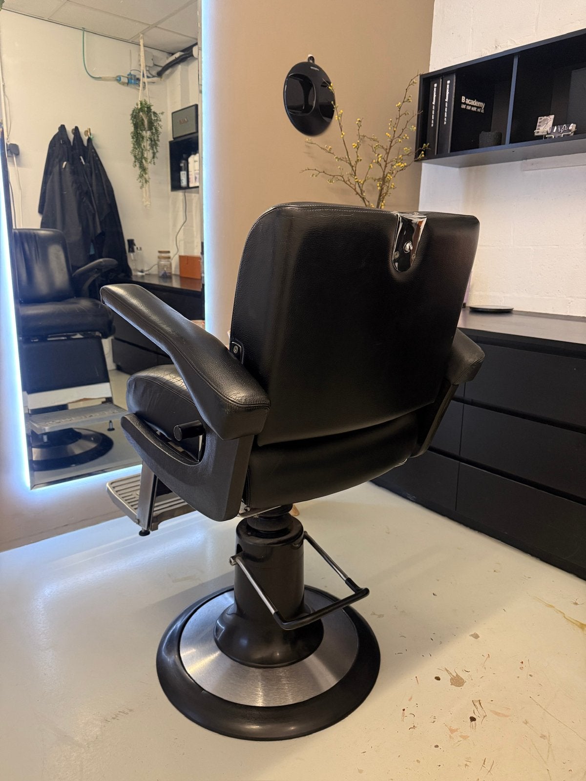 Barber stoel, Ophalen