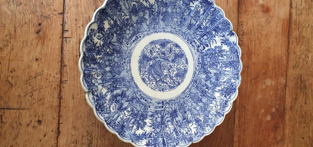 Prachtige grote schotel Imari geschulpte rand, Antiek en Kunst, Ophalen of Verzenden
