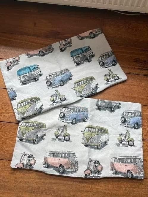 Kussenhoezen met VW Busjes en Scooters, Ophalen of Verzenden, Zo goed als nieuw, Overige kleuren, Rechthoekig