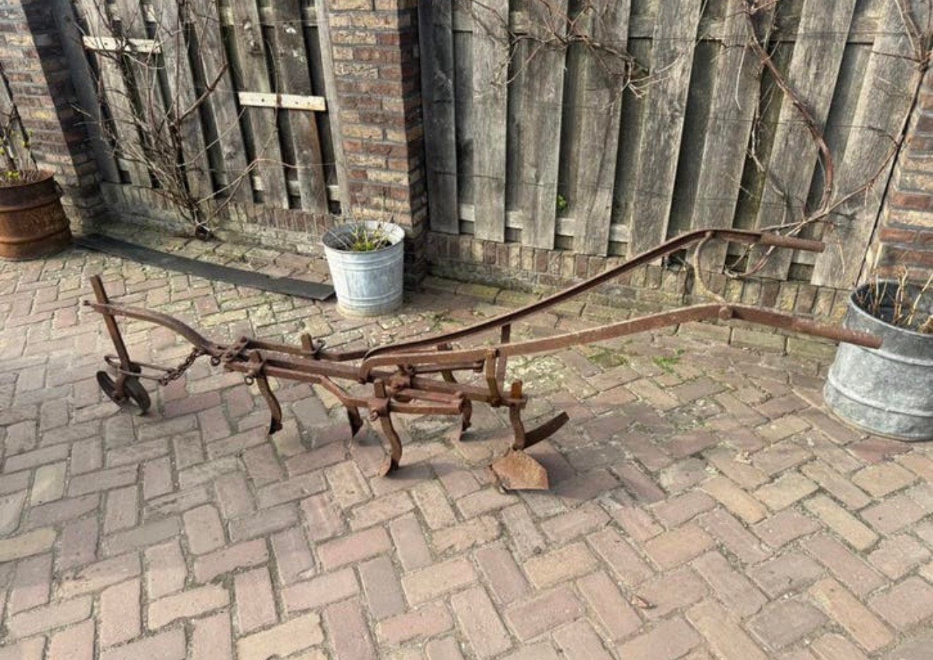 Antieke aanaarder, landbouw werktuig, Ophalen