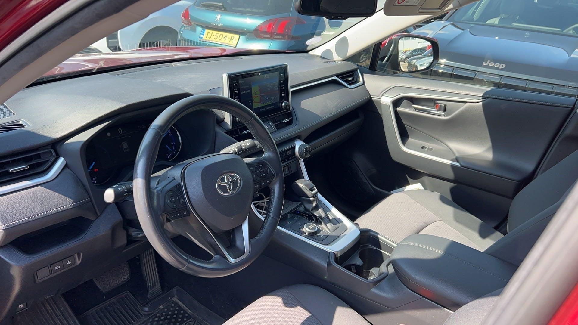 Toyota RAV4 2.5 Hybrid AWD Active | Camera | Climate Control, Automaat, 12 maanden, Stof, Gebruikt