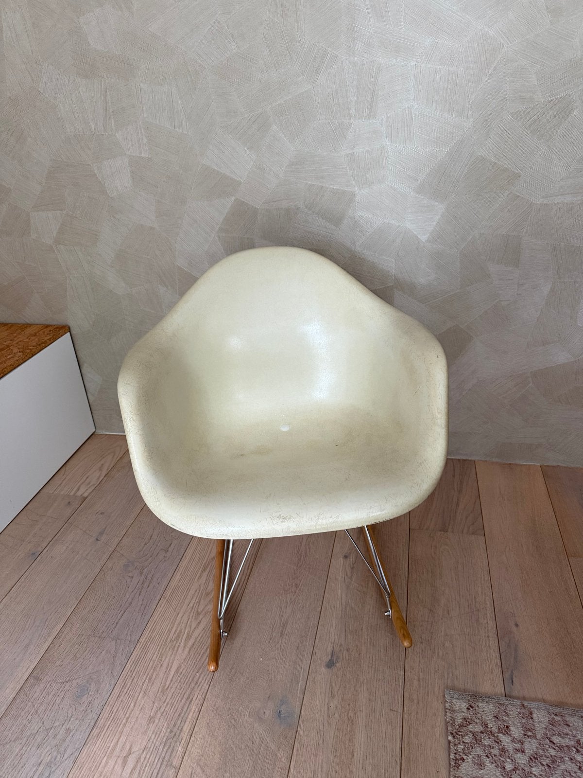Vitra Eames Fiberglass Schommelstoel (RAR), Huis en Inrichting, Stoelen, Kunststof, Gebruikt, Overige kleuren, Ophalen of Verzenden