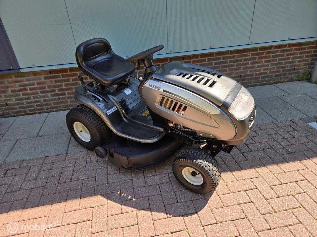 Zitmaaier  mtd zilver line hydo  zijloser mulch, Tuin en Terras, Zo goed als nieuw, Mulchfunctie