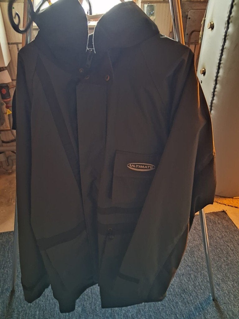 vispak, Watersport en Boten, Hengelsport | Algemeen, Ophalen of Verzenden, Zo goed als nieuw, Kleding