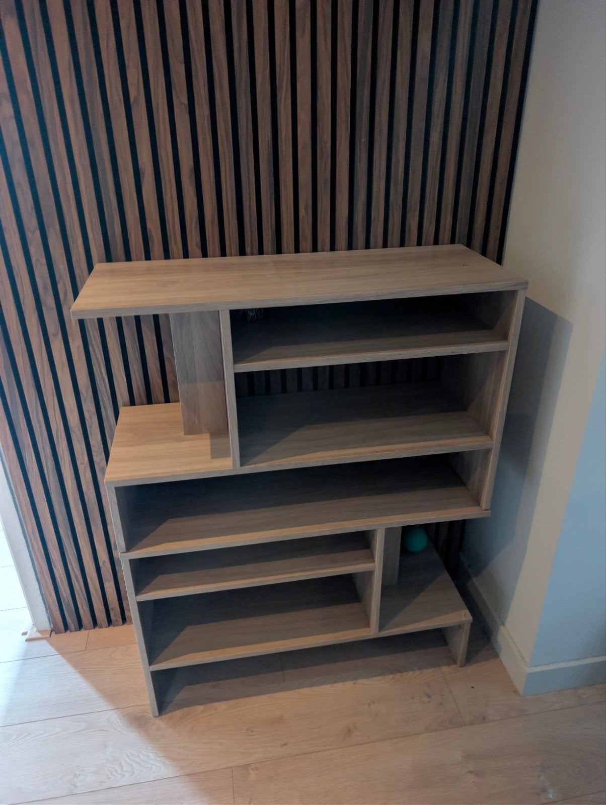 2x IKEA Kallax Bruin Asymmetrische Vakkenkast, Huis en Inrichting, Met plank(en), Gebruikt, Modern, Scandinavisch, Minder dan 100 cm