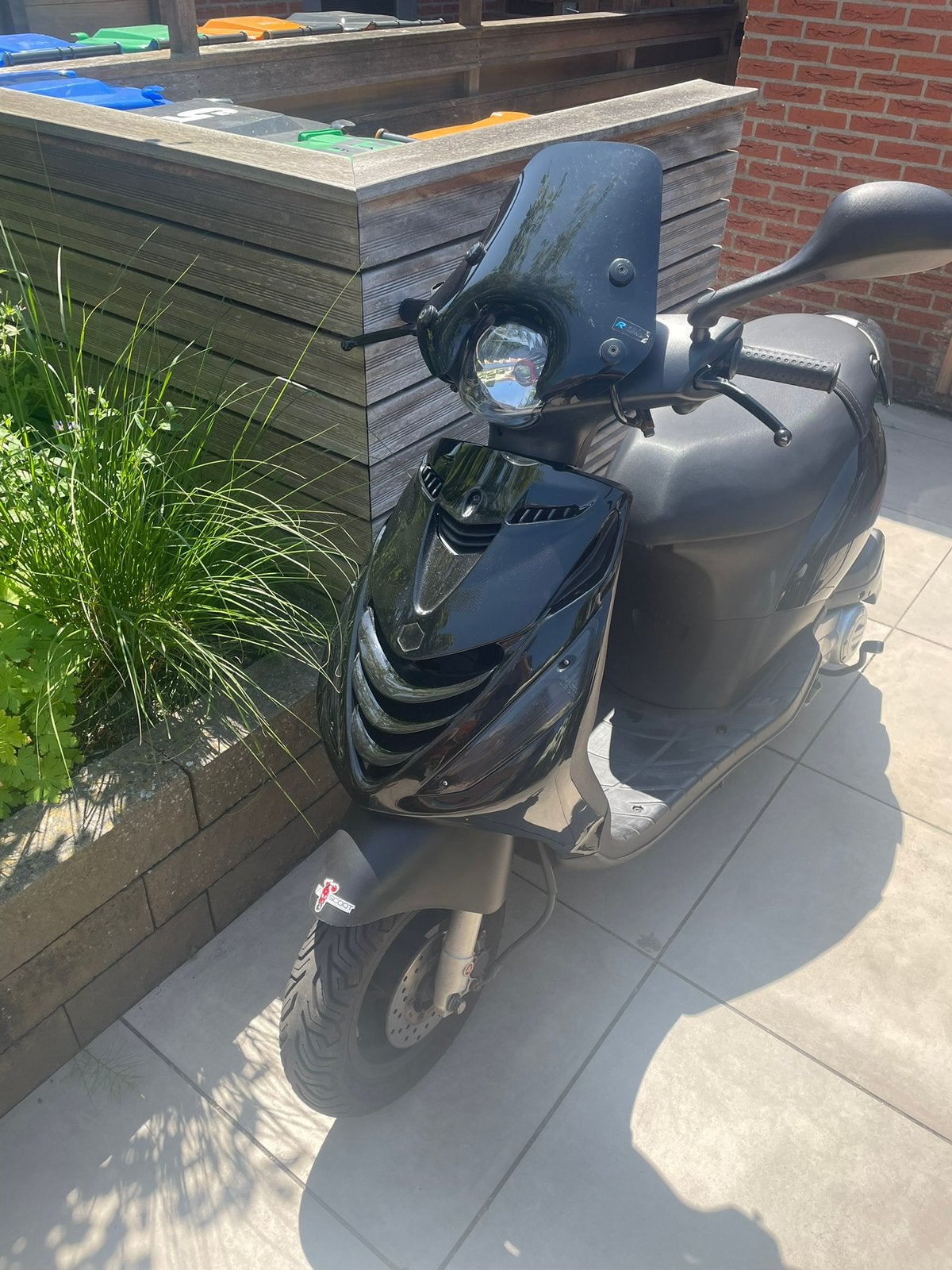 Piaggio zip 2021 E4 brom, Fietsen en Brommers, Scooters | Piaggio, Ophalen, Zo goed als nieuw, Benzine, Zip