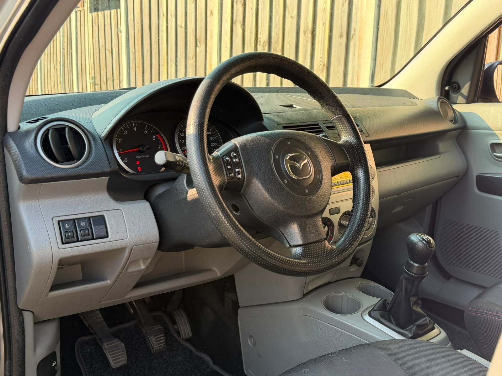 Mazda 2 1.2 16V 2004 Grijs, Voorwielaandrijving, 1025 kg, 4 cilinders, Origineel Nederlands