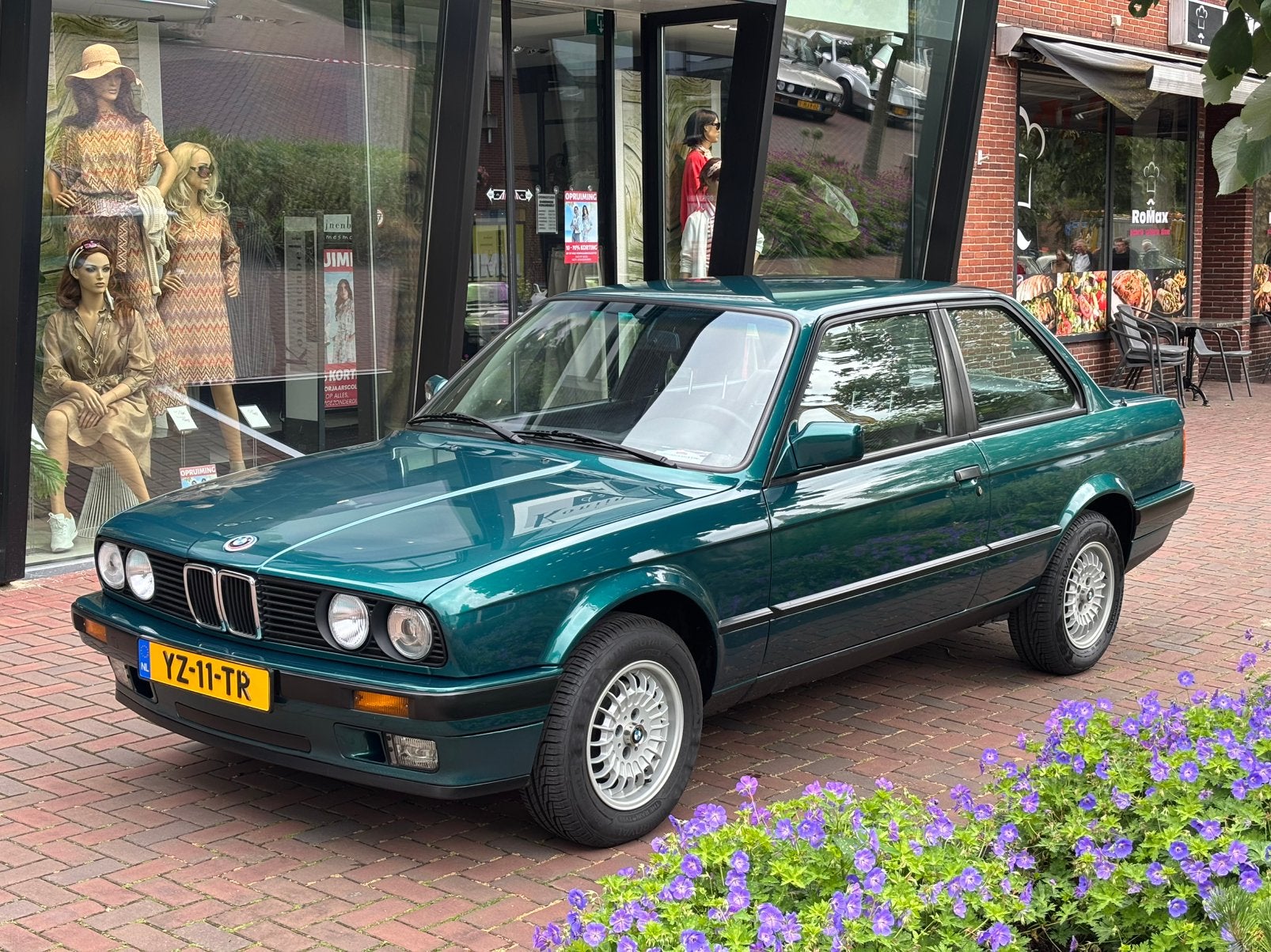 BMW E30 3-serie 2-drs handgeschakeld 316i edition 1991 groen, Auto's, 1596 cc, Zwart, 4 cilinders, 1200 kg