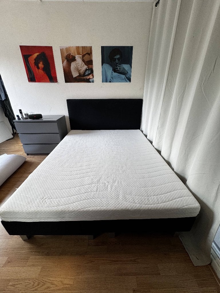 Gratis tweepersoonsbed inclusief hoofdbord, Huis en Inrichting, Slaapkamer | Bedden, Ophalen, Gebruikt, Zwart, Tweepersoons
