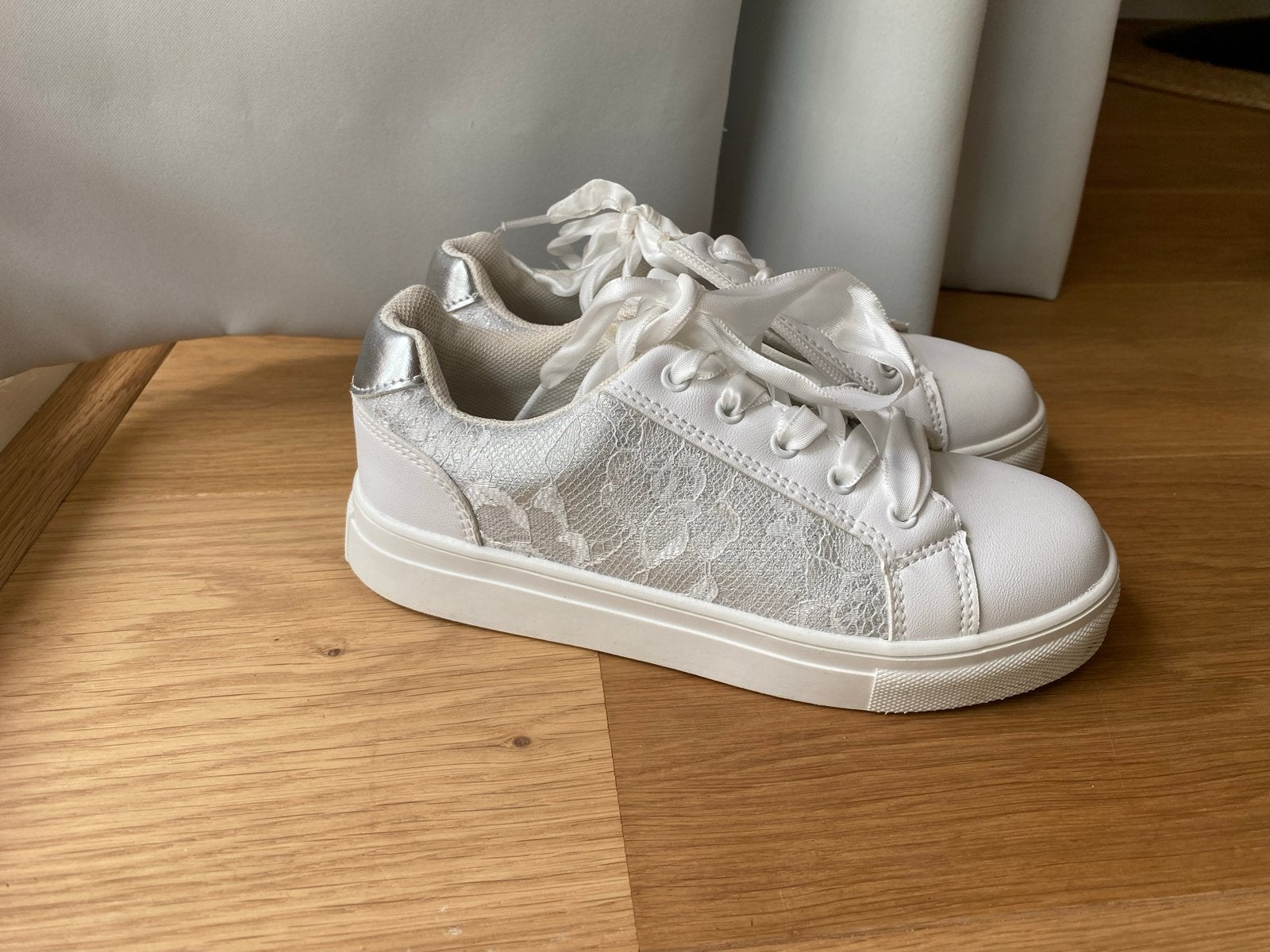 Graceland sneakers maat 32 met kant en glitter, Ophalen of Verzenden, Gebruikt, Meisje, Schoenen