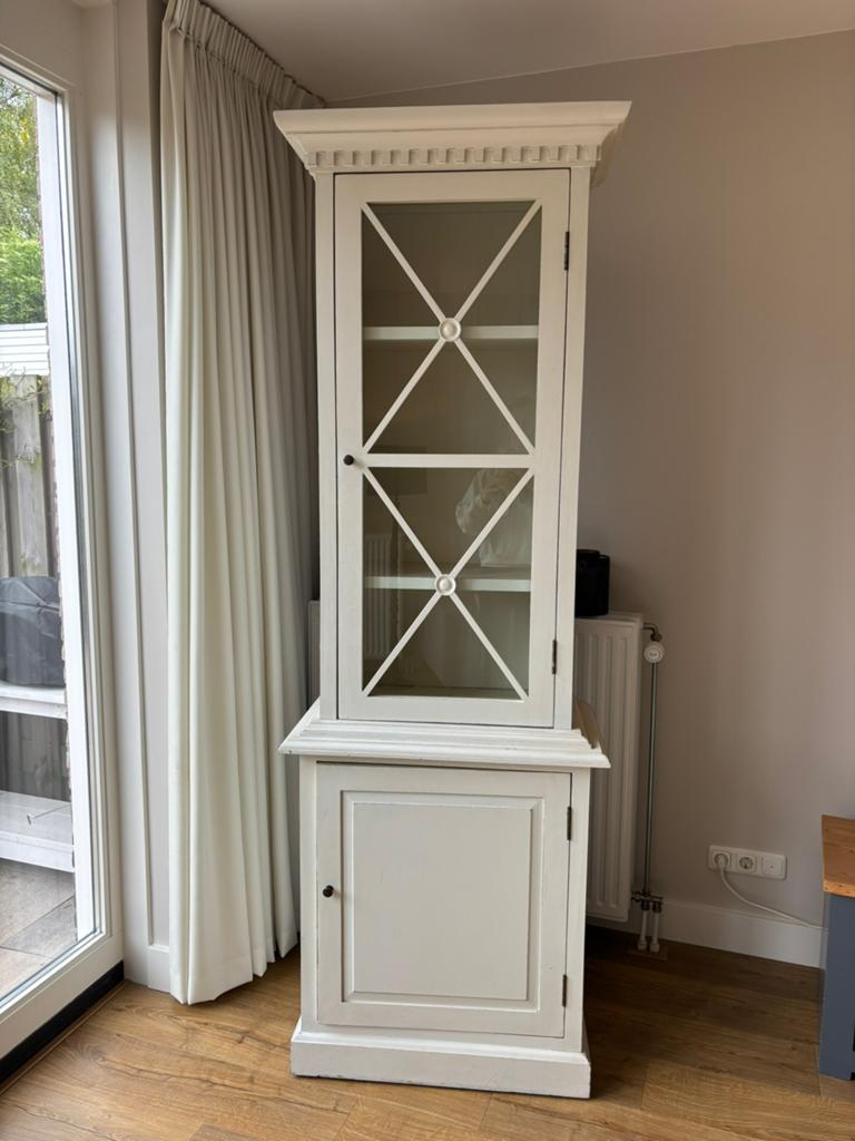 Mooie beige vitrine kast, Ophalen, 50 tot 100 cm, Zo goed als nieuw, 150 tot 200 cm