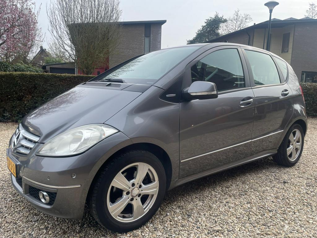 Mercedes-Benz A-Klasse 1.5 A160 5DRS 2010 Grijs, Voorwielaandrijving, Stof, Zwart, Metallic lak