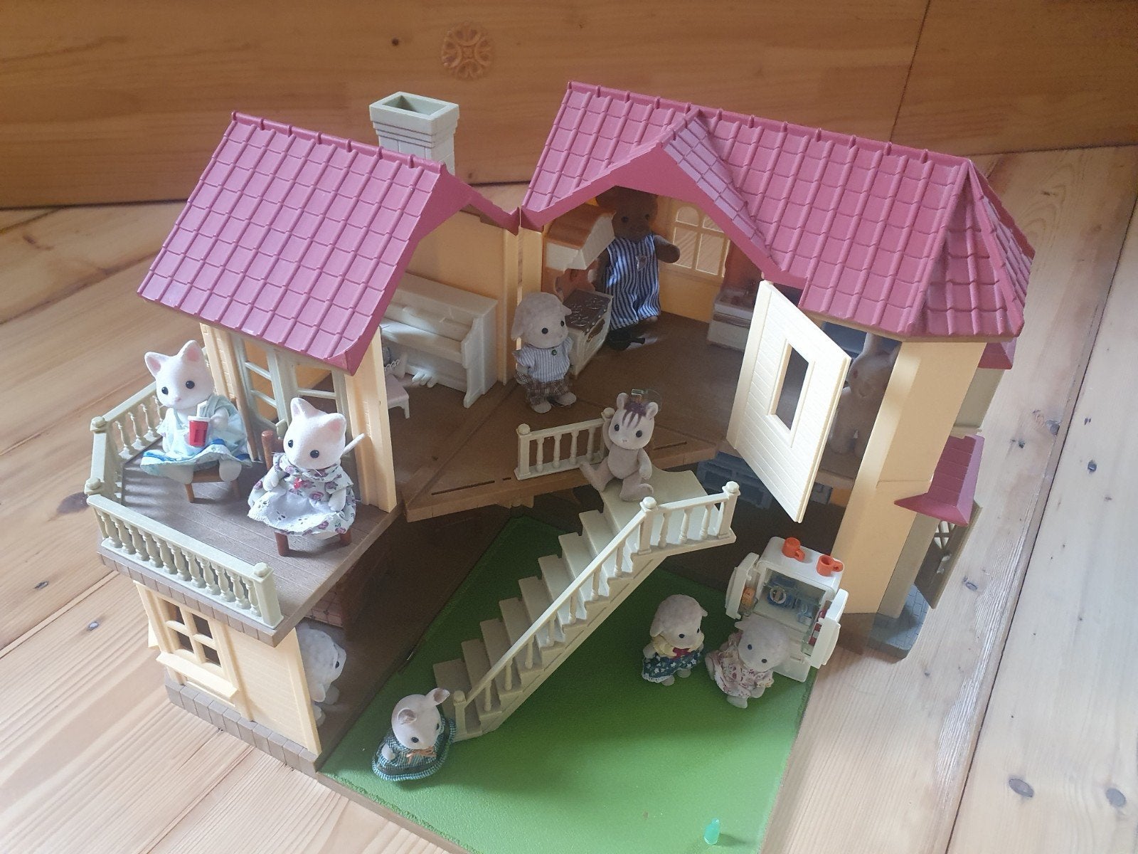Sylvanian Families Poppenhuis met Meubels en Poppetjes, Ophalen, Gebruikt, Poppenhuis