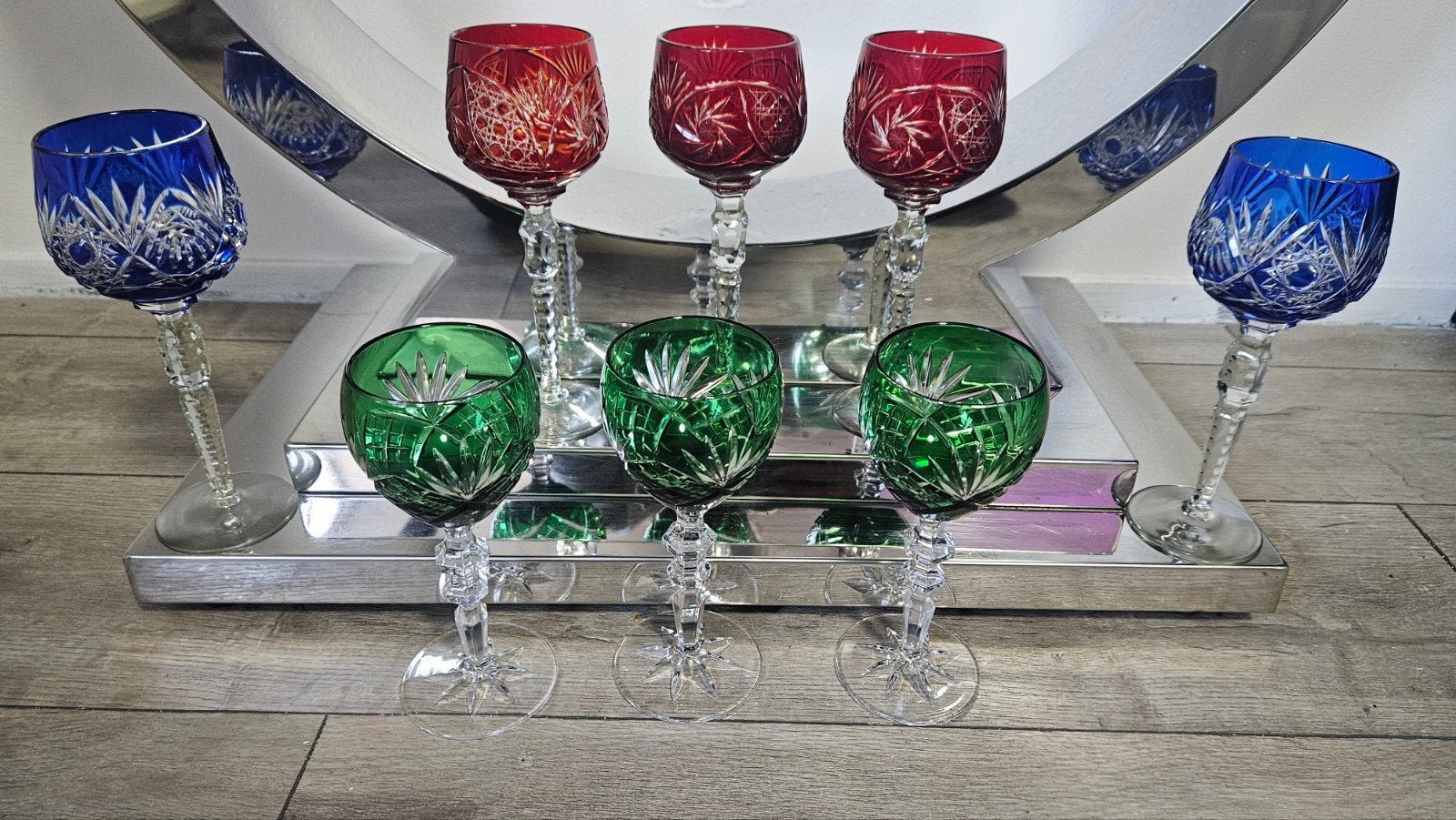 Set van 8 kristallen wijnglazen - geslepen decor, Ophalen