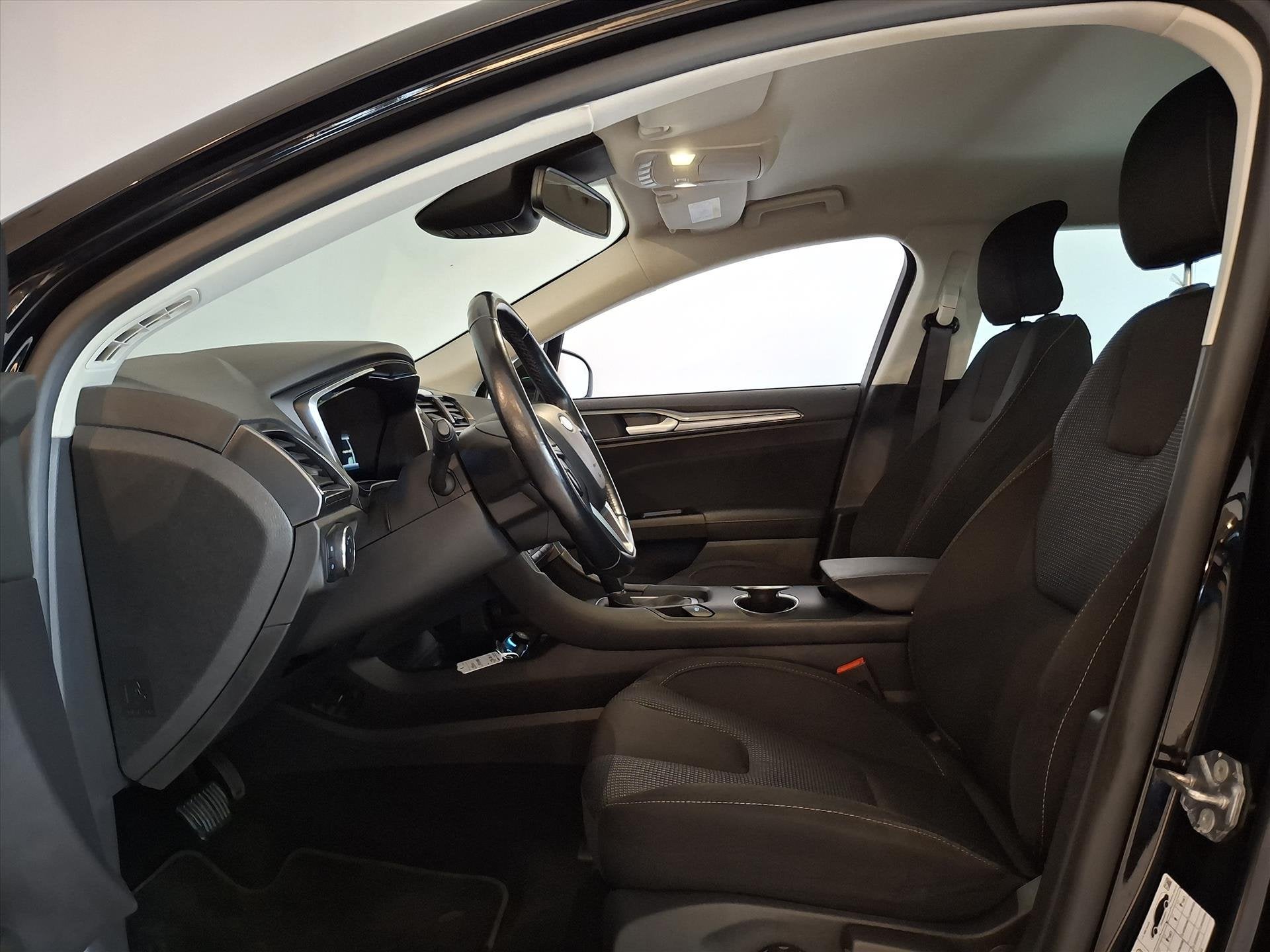 Ford Mondeo Wagon 2.0 HEV 187pk Titanium AUTOMAAT NAVI LED C, Auto's, 188 pk, Mondeo, Overige brandstoffen, Zwart