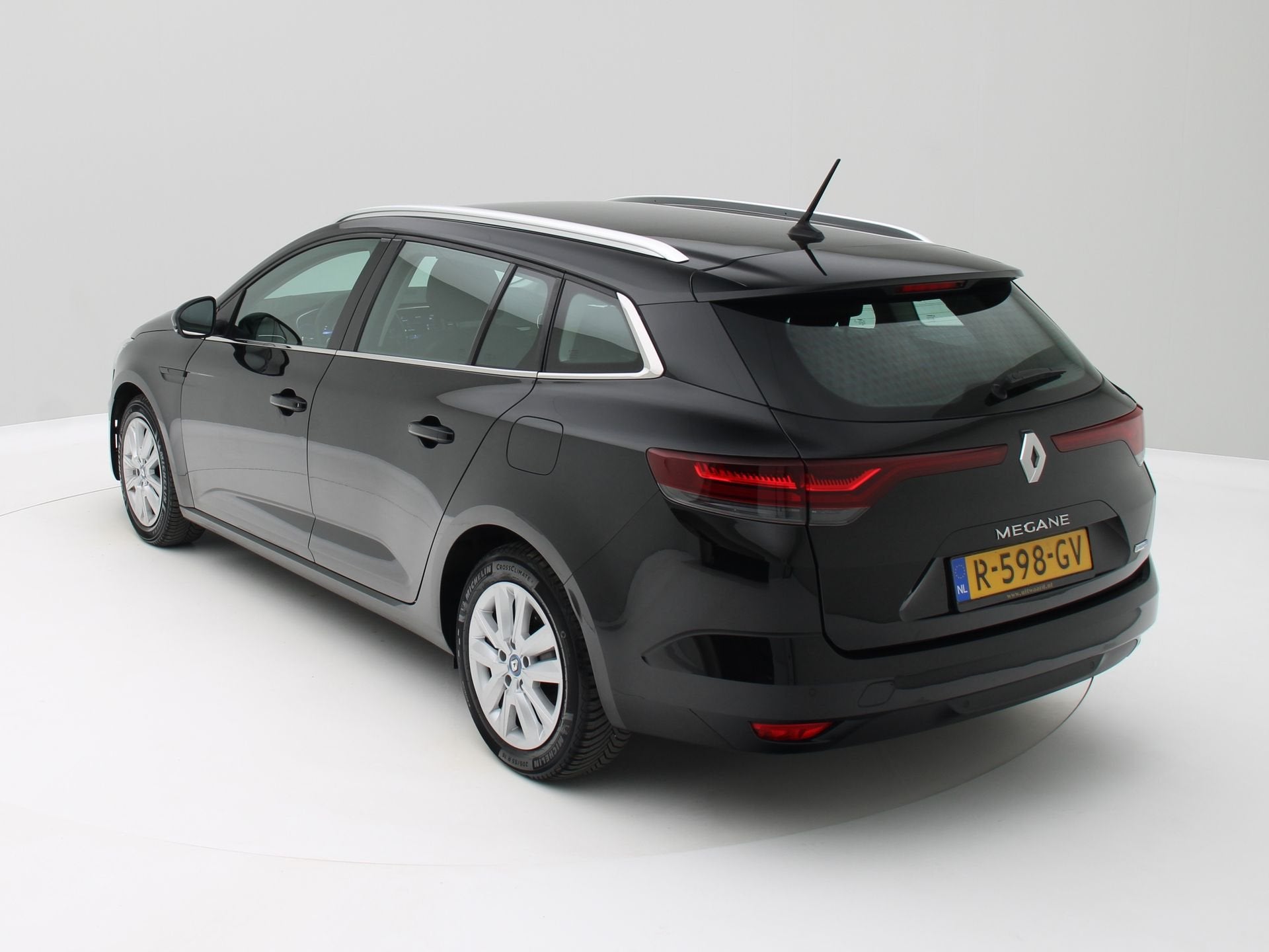 Renault Megane E-Tech Estate 1.6 Plug-In Hybrid 160 Zen / Or, Gebruikt, 4 cilinders, Hybride Elektrisch/Benzine, 93 €/maand