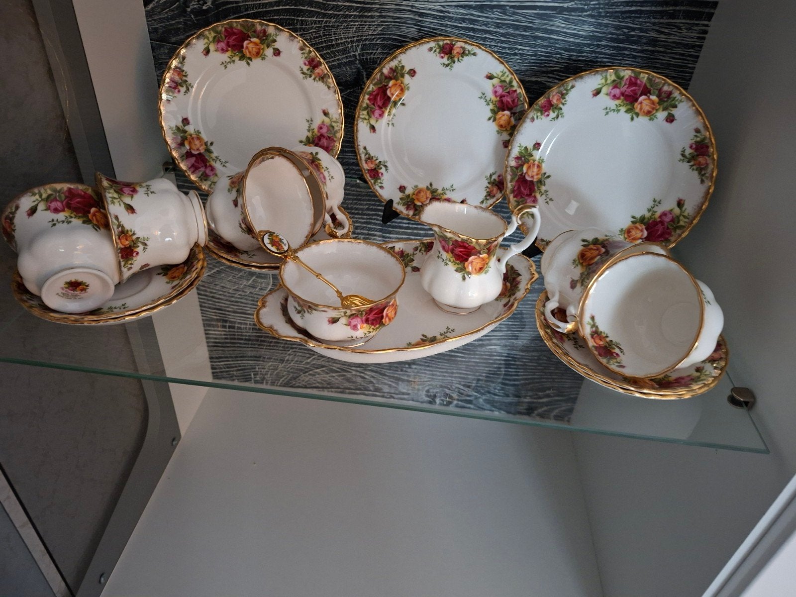 royal albert .kleur rood, Ophalen