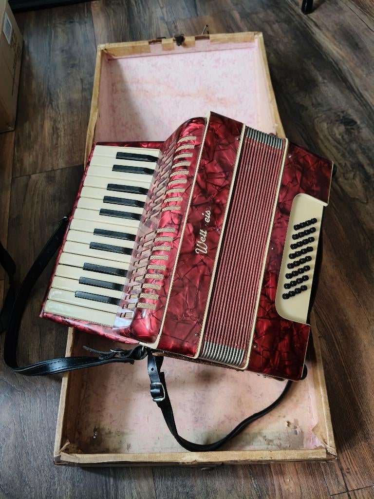 accordeon, Muziek en Instrumenten, Accordeons, Gebruikt, 32-bas, Met koffer, Weltmeister