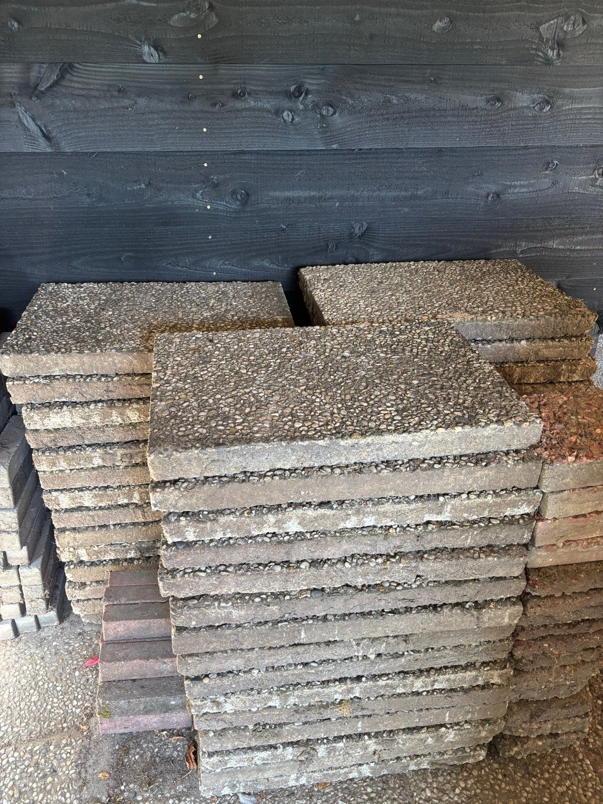 Gratis: 35x grindtegels 40x60cm, Tuin en Terras, Tegels en Klinkers, Ophalen, Gebruikt, 5 tot 10 m², Grind