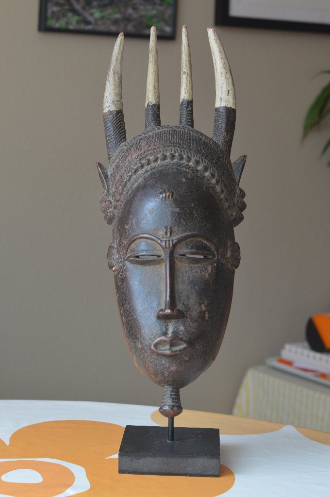 Afrikaans Mblo Baoule masker ivoorkust, Antiek en Kunst, Kunst | Niet-Westerse kunst, Hout, Afrika, Houtsnijwerk, Zwart