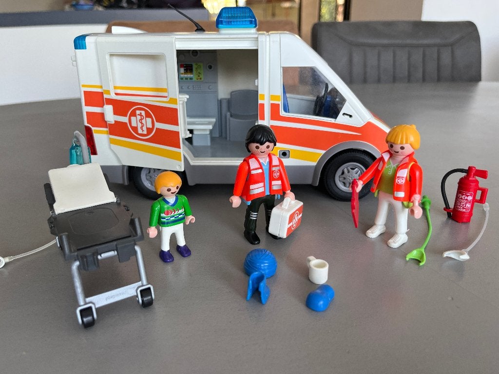 Playmobil Ambulance 6685, Ophalen of Verzenden, Zo goed als nieuw, Complete set